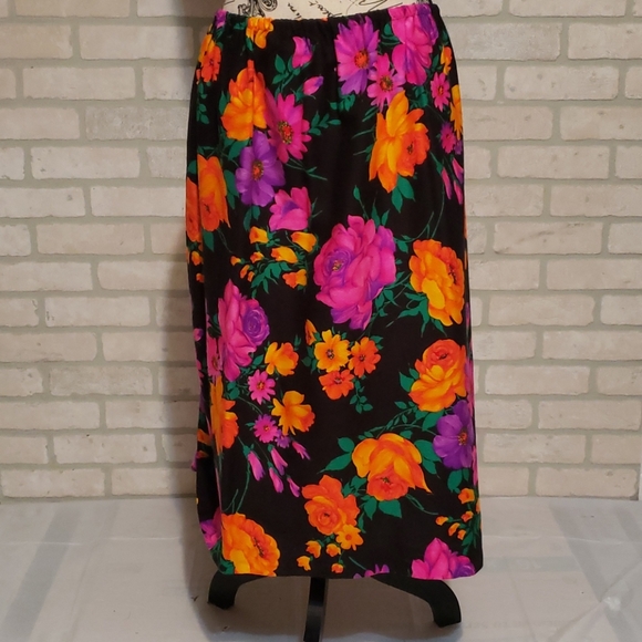 Susie's Essentials Dresses & Skirts - Susie's Essentials Skirt